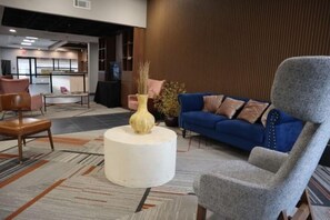 Lobby - Four Points by Sheraton College Park Atlanta Airport (College Park)