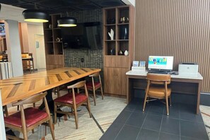 Interior - Four Points by Sheraton College Park Atlanta Airport (College Park)