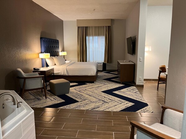 Room - Four Points by Sheraton College Park Atlanta Airport (College Park)