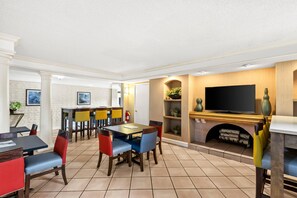 Lobby - Econo Lodge Augusta North - Washington Road (Augusta)