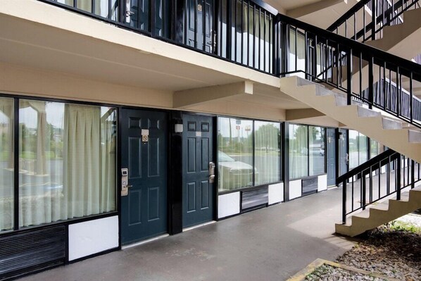 تفاصيل الفندق من الخارج