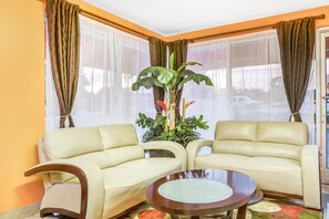 Interior - Nation's INN of Wake County - Raleigh Crabtree (Raleigh)