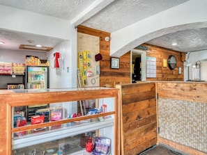 Gift shop - OYO Hotel Houston, TX Near Medical Center/nrg Stadium (Houston)
