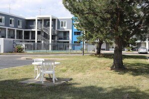 Outdoor dining - Fairbridge Inn Express Indianapolis Northwest (Indianapolis)