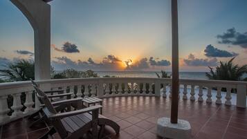 Habitació prèmium | Caixa forta a l'habitació i escriptori