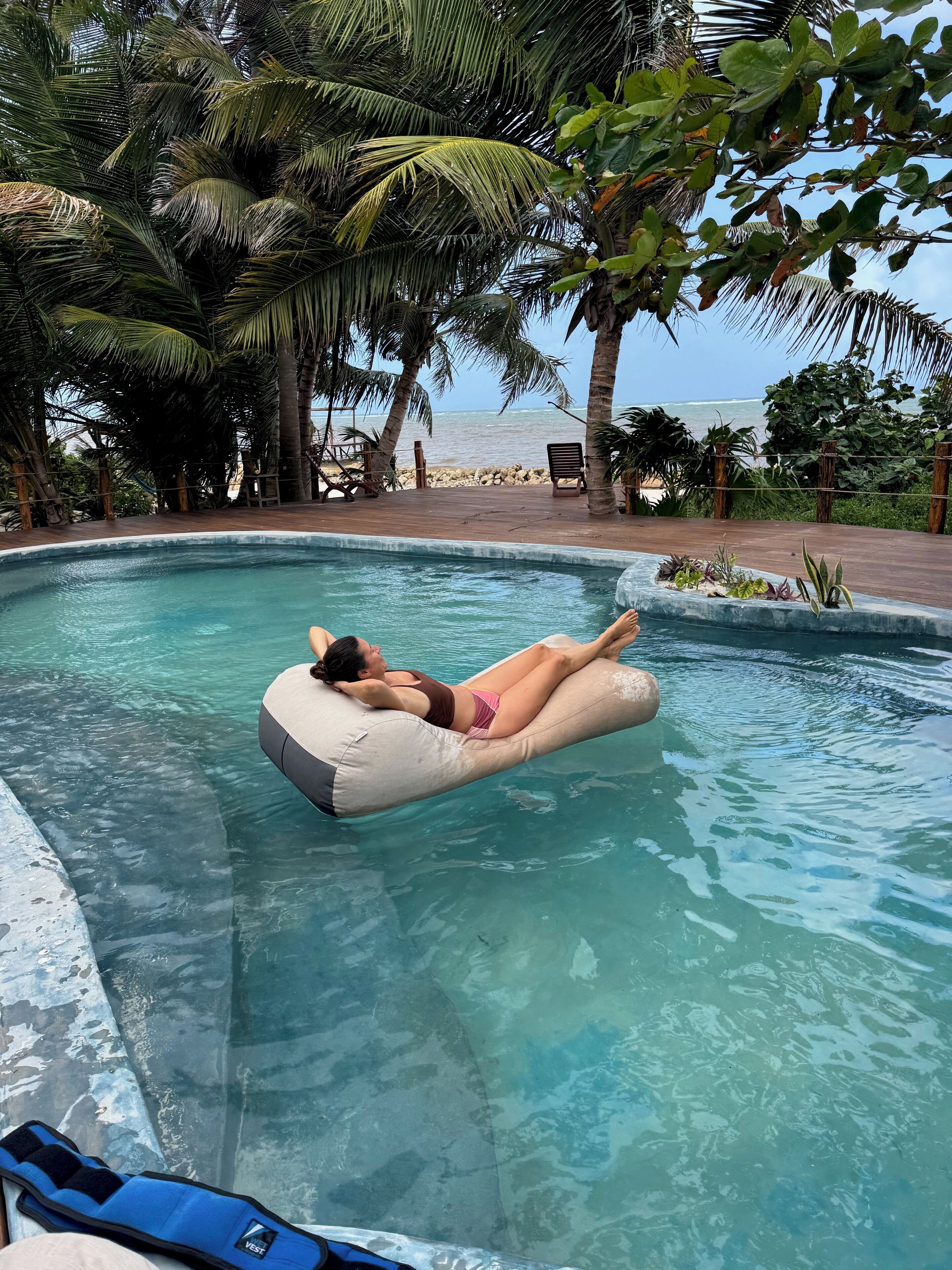 Outdoor pool, free cabanas, pool umbrellas