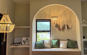 Superior-Zimmer | Zimmersafe, Schreibtisch, laptopgeeigneter Arbeitsplatz