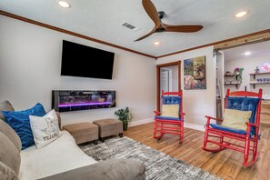 Living area - Charming 3-bedroom house in wonderful in the heart of Pasadena (Pasadena)