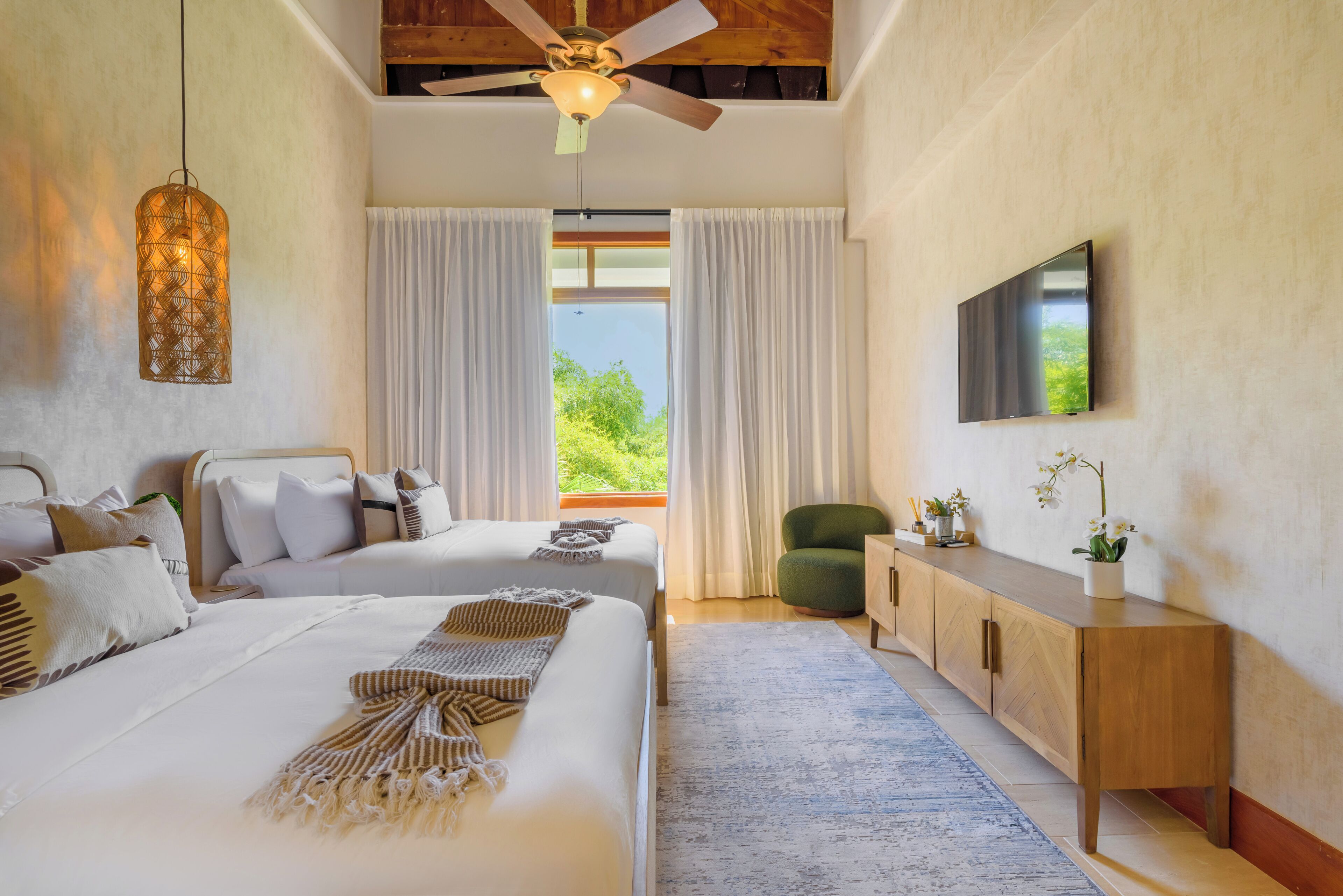 Skrivebord, strykejern/-brett, wi-fi (inkludert) og sengetøy