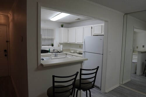 Charming 2-bedroom apartment in  ATL with AC