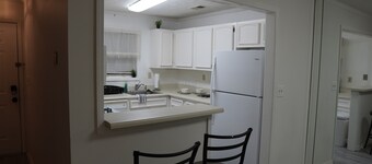 Charming 2-bedroom apartment in  ATL with AC