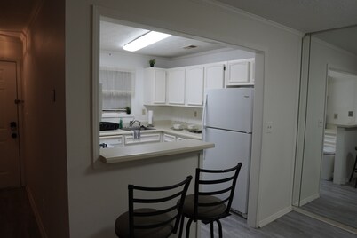 Charming 2-bedroom apartment in  ATL with AC