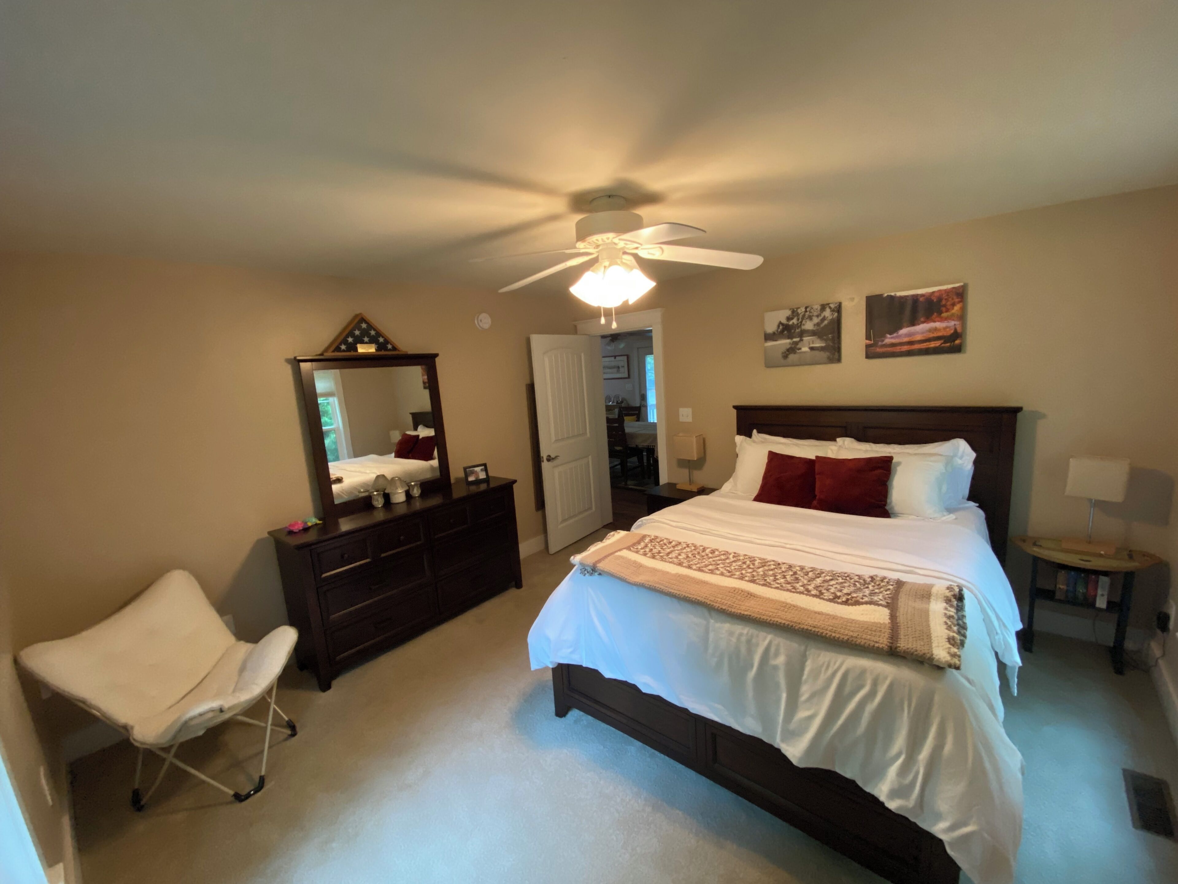 2 soverom, strykejern/-brett, wi-fi (inkludert) og sengetøy