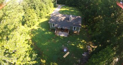 Still Waters a secluded quiet lake front home close to Hampden Sydney & Longwood