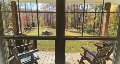 Still Waters a secluded quiet lake front home close to Hampden Sydney & Longwood