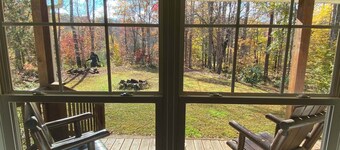 Still Waters a secluded quiet lake front home close to Hampden Sydney & Longwood