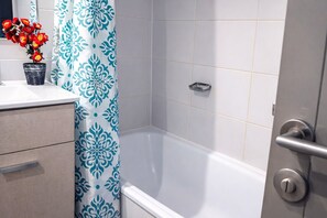 Hair dryer, towels - Metro cal y canto two bedrooms free wifi (Santiago)
