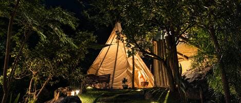 Tent | Exterior