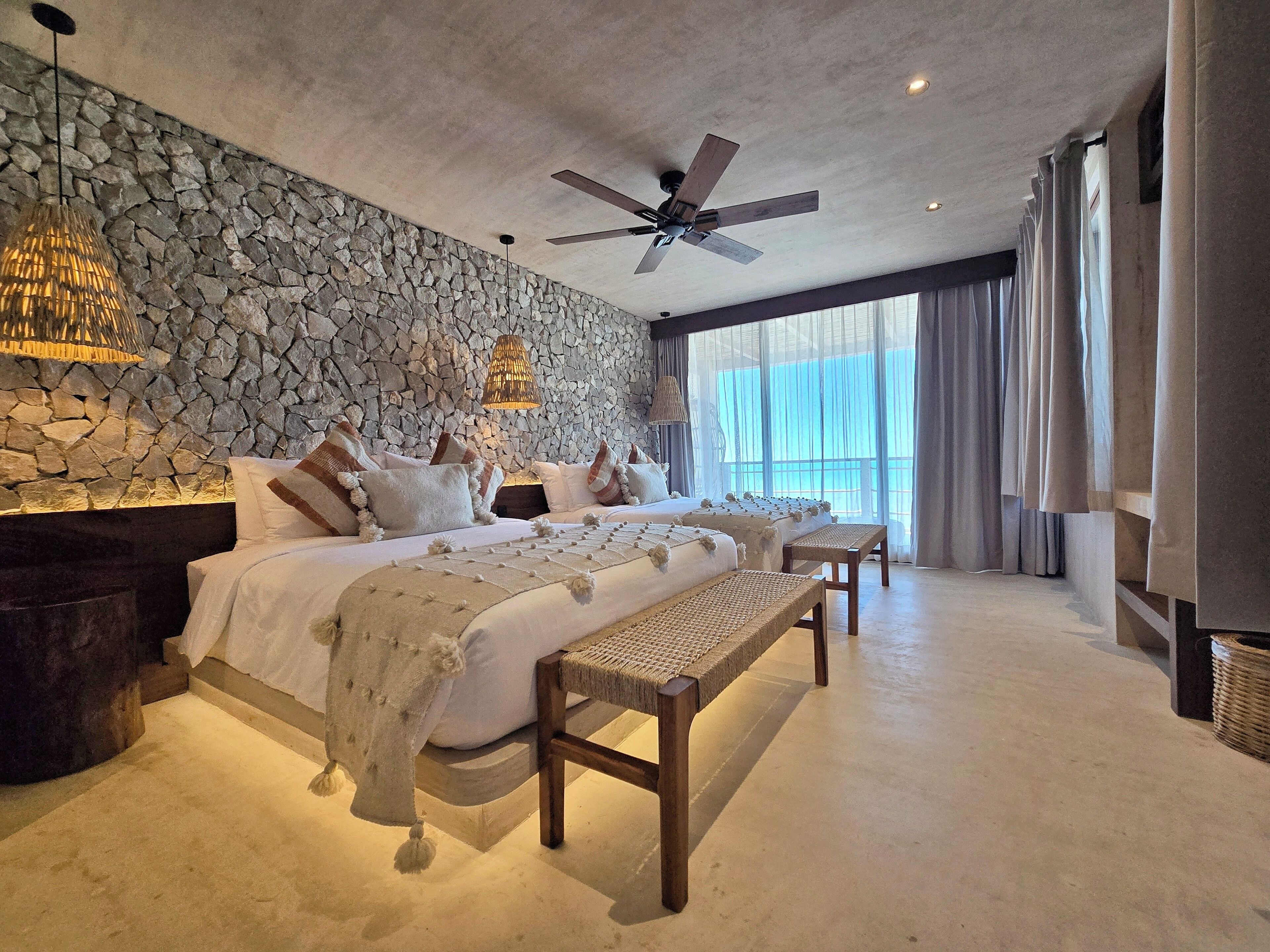 Minibar, Zimmersafe, individuell dekoriert, individuell eingerichtet