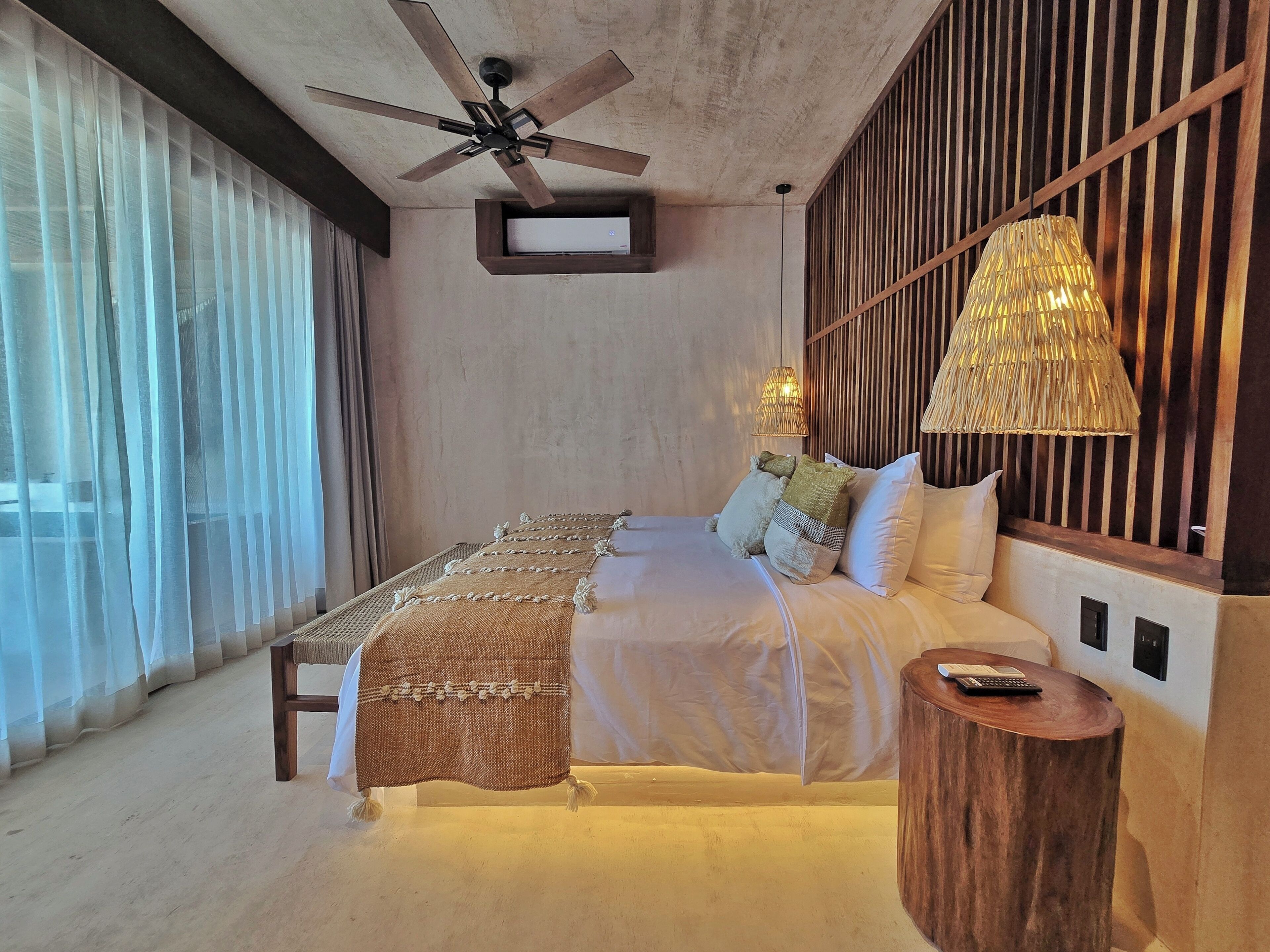 Deluxe Room, Balcony, Sea View | Minibar, in-room safe, individually decorated, individually furnished