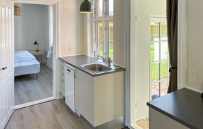 2 bedrooms - Amazing home in Assens with house sea view (Assens)