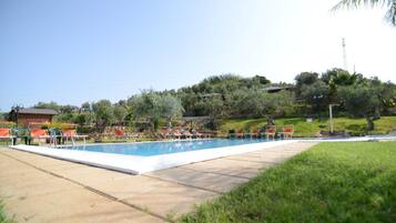 Cofres nos quartos, ferros/tábuas de passar roupa