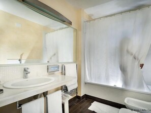 View from property - Mövenpick Hotel Mondello Palace (Palermo)