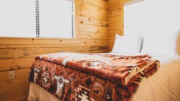 Cabin | Iron/ironing board, free WiFi