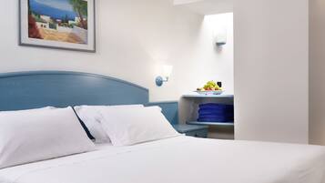 Minibar, caja de seguridad en la habitación, escritorio y despertador