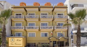 View from property - Hotel Orizzonte (Letojanni)