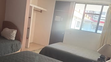 Basic Triple Room | Free WiFi