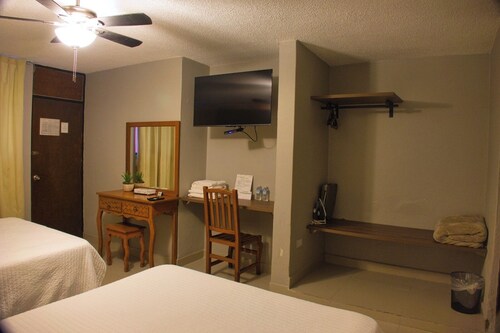 Hotel Mesón del Bosque 