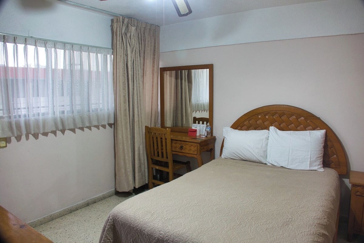 Habitación básica con 1 cama matrimonial o 2 individuales | Wifi gratis