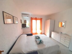 Room - Baia de Bahas - Apartments (Golfo Aranci)