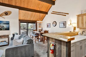 شقة - عدة أسرّة - مع إمكانية استخدام المسبح (2569) | منطقة المعيشة