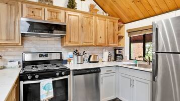 Condo, varias camas, acceso a la alberca (2569) | Cocina privada