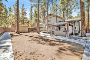Exterior detail - Golden West Cottage #2581 (Big Bear Lake)