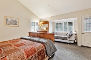 Cabin, Multiple Beds, Pool Access, Mountain View (2574) | 3 bedrooms, individually decorated, individually furnished, bed sheets