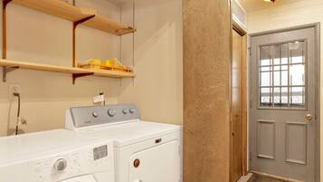 Cabin, Multiple Beds, Pool Access, Mountain View (2574) | Laundry