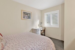 Cabin, Multiple Beds, Pool Access, Mountain View (2574) | 3 bedrooms, individually decorated, individually furnished, bed sheets