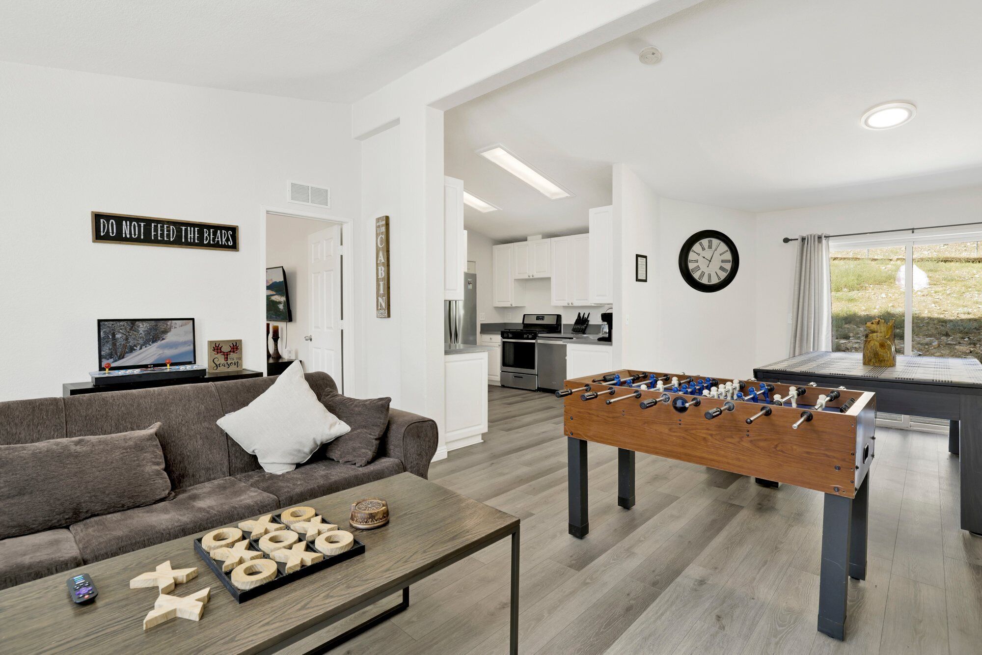 Cabaña, varias camas, patio (2580) | Área de sala de estar