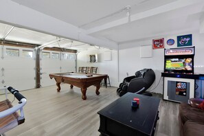 Games room - Lakeview Pines Log Cabin #2585 (Big Bear Lake)