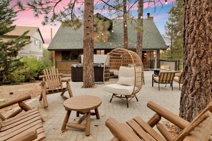 Terrace/patio - Lakeview Pines Log Cabin #2585 (Big Bear Lake)
