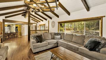 Cabin, Multiple Beds, Pool Access (2571) | Living area
