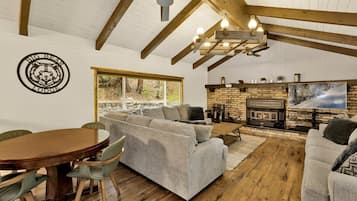 Cabin, Multiple Beds, Pool Access (2571) | Interior