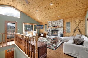 كابينة - عدة أسرّة - مع إمكانية استخدام المسبح - منظر للجبل (2570) | منطقة المعيشة