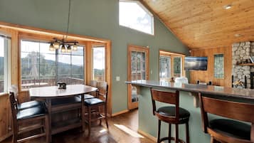 2 bedrooms, individually decorated, individually furnished, bed sheets