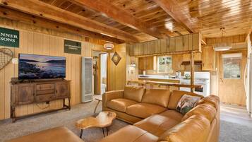 Hus - flere senge - adgang til pool - bjergudsigt (2526) | Opholdsområde