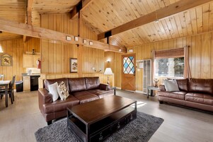 Cabin, Multiple Beds, Balcony, Mountain View (2576) | Living area