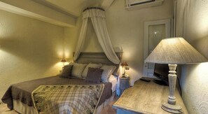 Ảnh chưa phân loại, 5 trong số 16 ảnh, nút